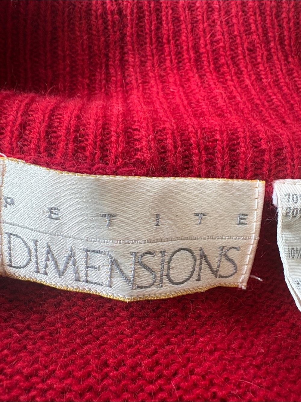 Cropped Red V-Neck Button-Front Cardigan - Picture 7 of 7